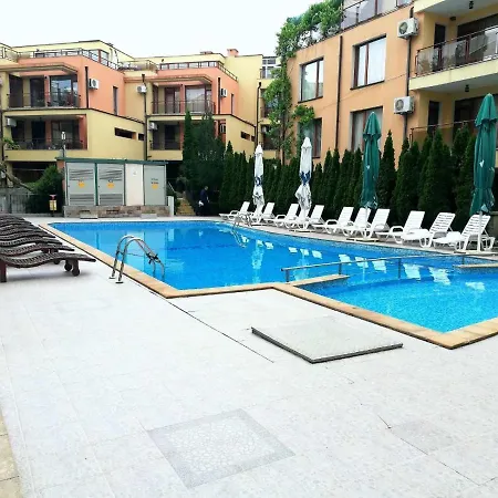 Apartman Modern With Pool & Balcony By Flat Mаnаger *