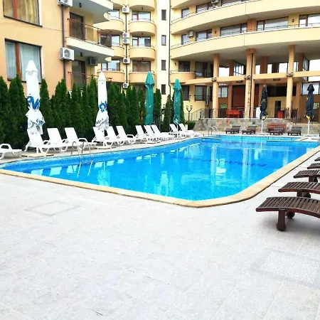 Apartman Modern With Pool & Balcony By Flat Mаnаger *