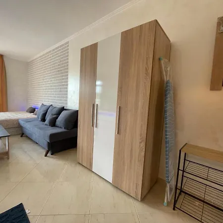 Apartman Modern With Pool & Balcony By Flat Mаnаger
